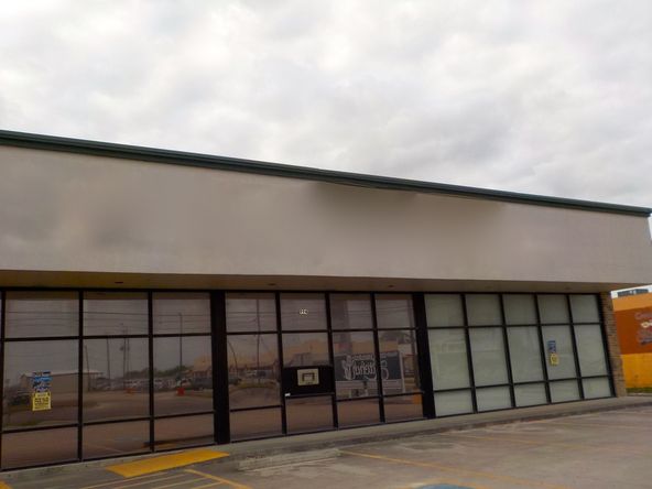 994 E Hidalgo Ave, Raymondville, TX 78580